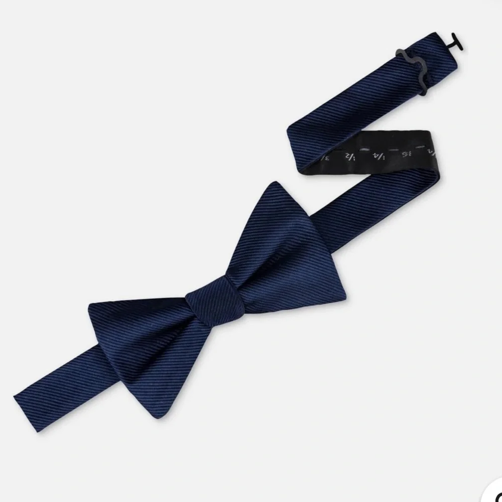 NWT Tommy Hilfiger Navy Bow Tie with Plaid‎ Pocket Square Set Holiday Christmas